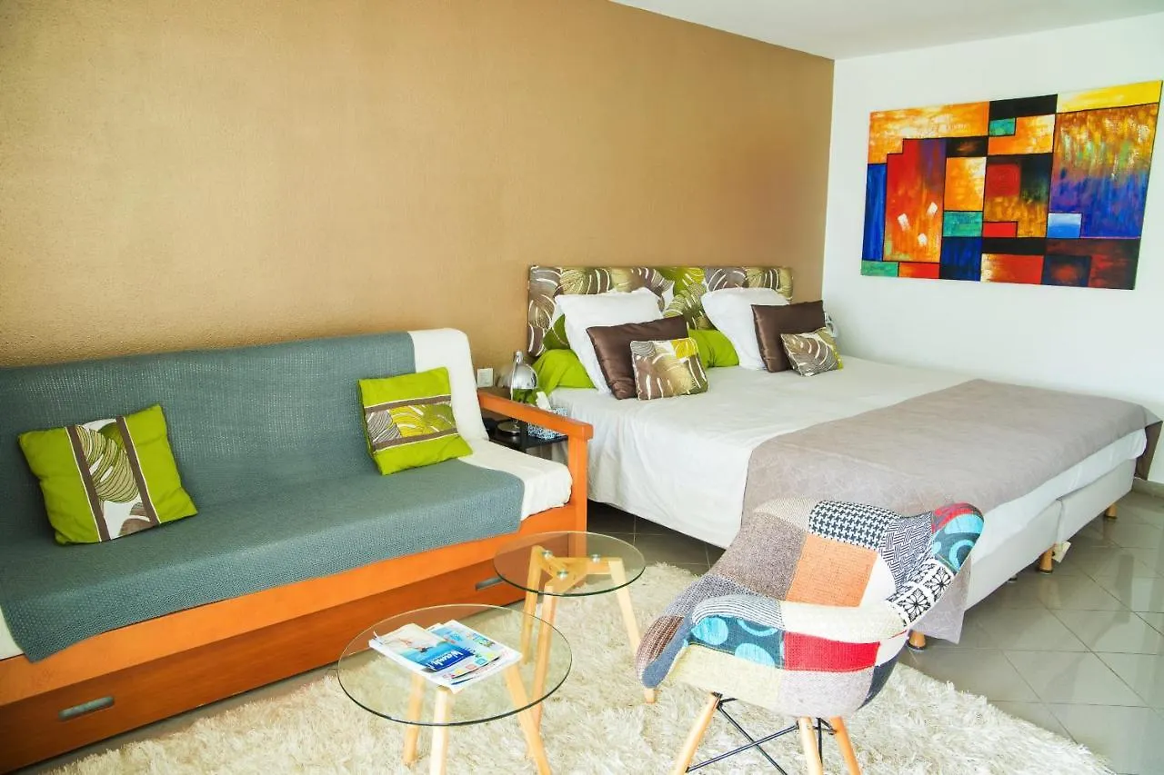 Apartment Grand Studio Les Pieds Dans L'Eau, Centre Ville Le Gosier  Guadeloupe